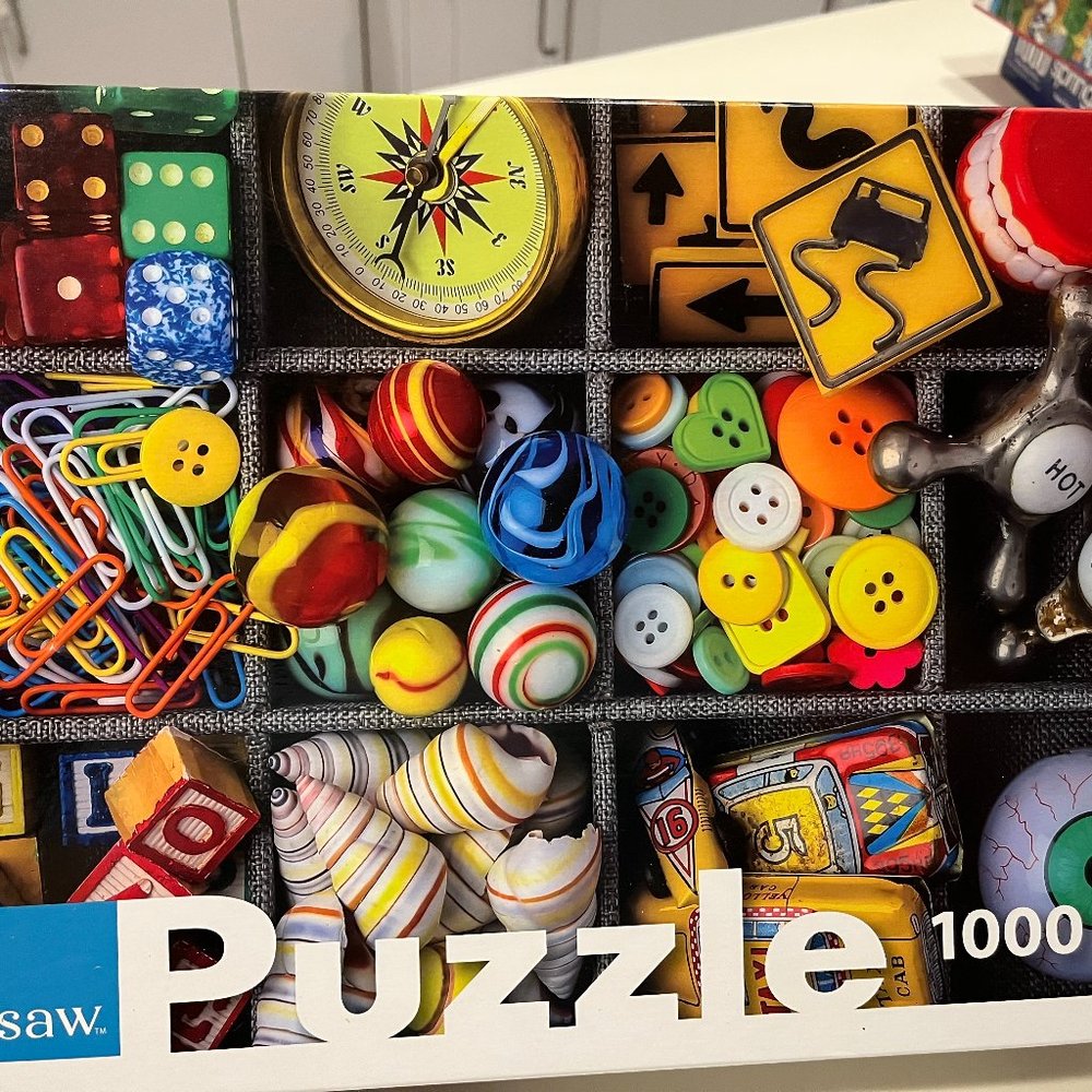 Puzzle 1000 Pieces Knick-Knacks (Box set is complete)